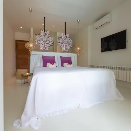 Villa Impressive With Views Sant Carles de Peralta